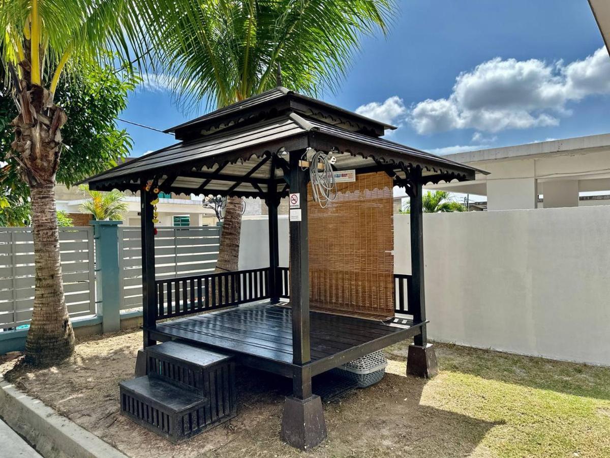 Bandar Melaka Family Bungalow Private Pool Bbq Wifi Netflix Εξωτερικό φωτογραφία