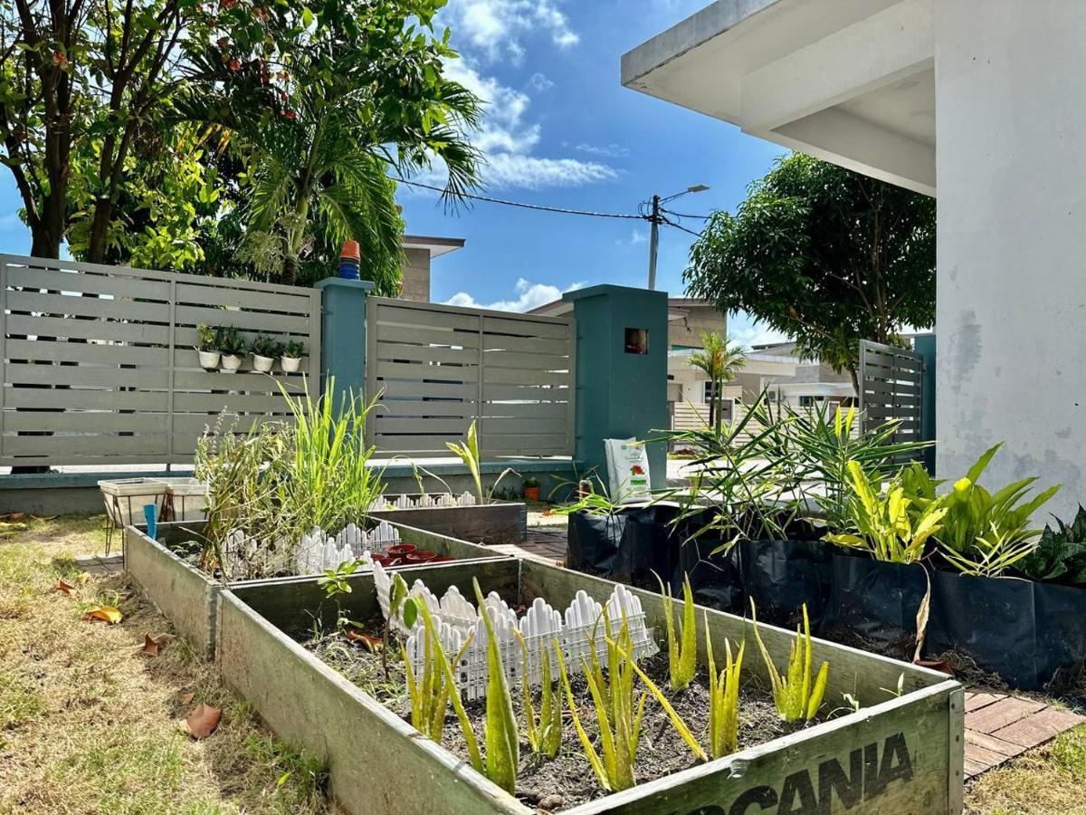 Bandar Melaka Family Bungalow Private Pool Bbq Wifi Netflix Εξωτερικό φωτογραφία